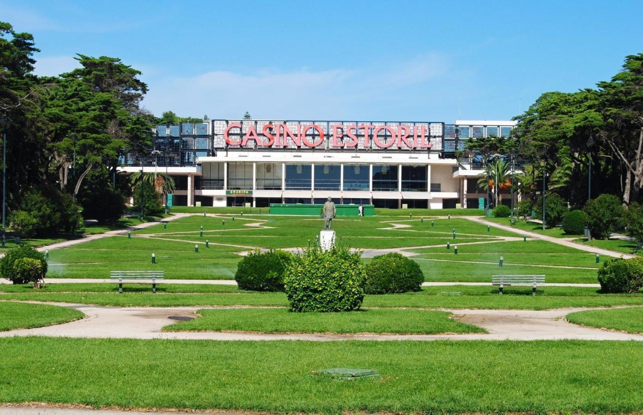 Cushy Apartment With Garden In Estoril Ngoại thất bức ảnh