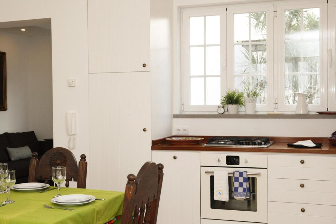 Cushy Apartment With Garden In Estoril Ngoại thất bức ảnh