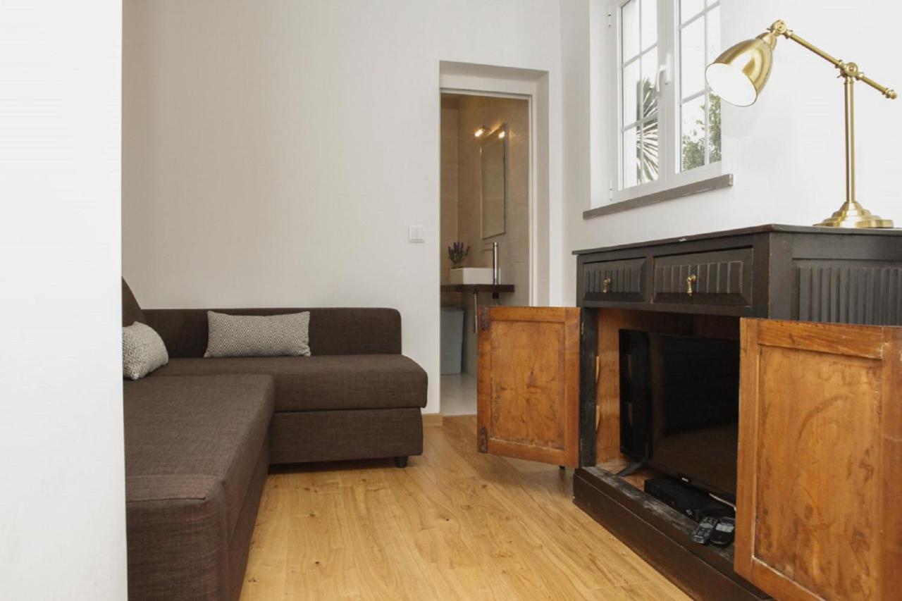 Cushy Apartment With Garden In Estoril Ngoại thất bức ảnh